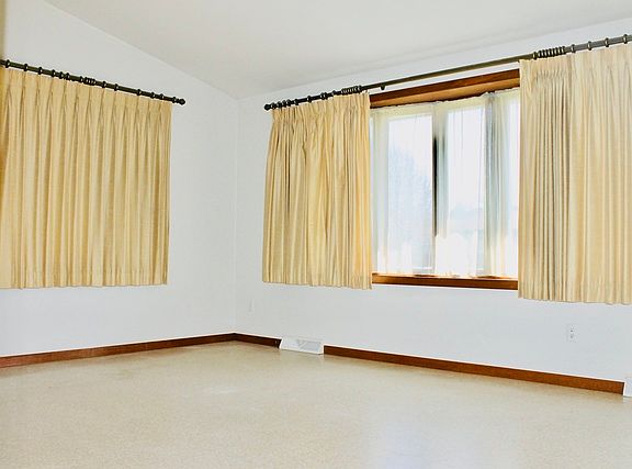 3rd image of 2611 Cherie Ln