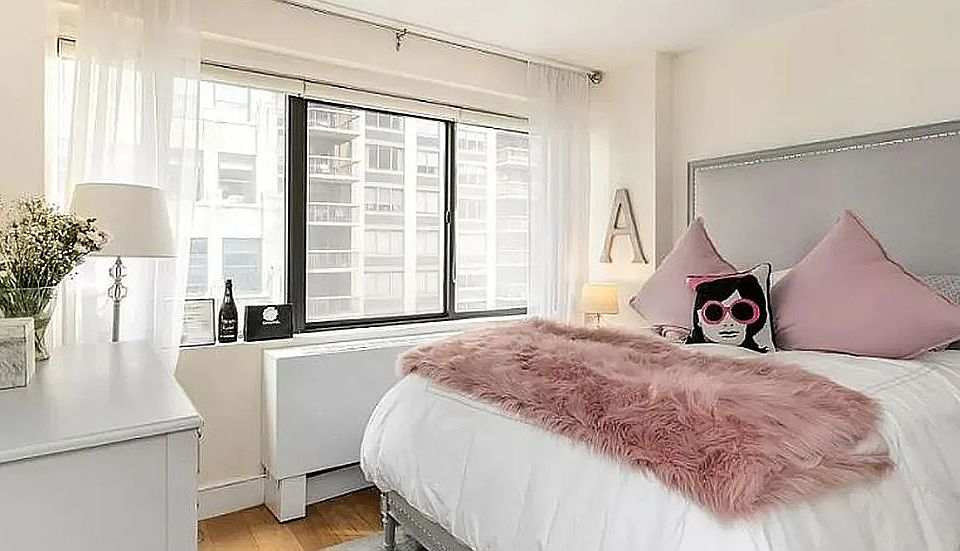 1st image of 230 E 44th St #6E