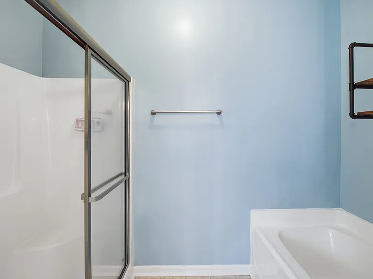 412 Savannah Dr — Photo 11