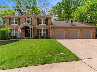 1920 Prospector Ridge Dr, Ballwin, MO 63011