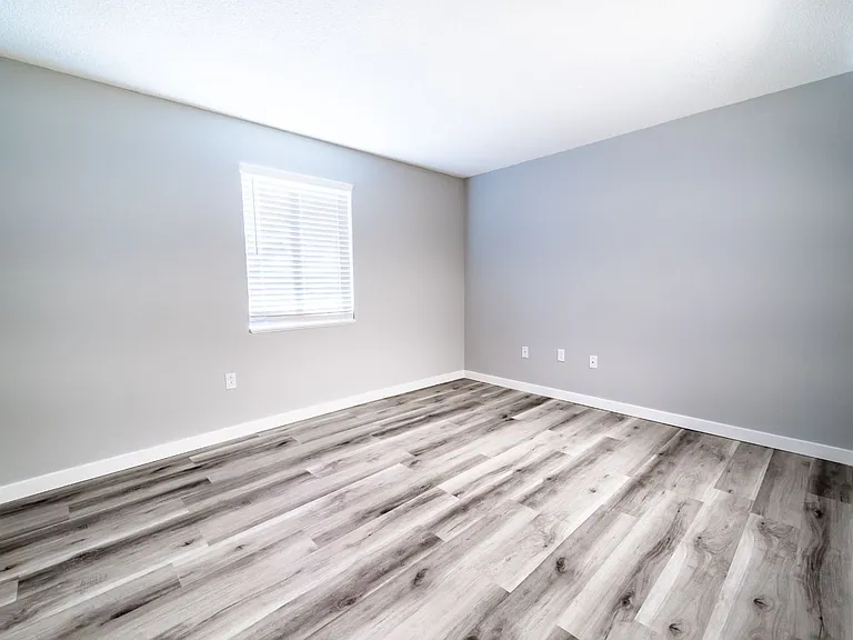 OakWood Park -- No up-front security deposit required! — Photo 16