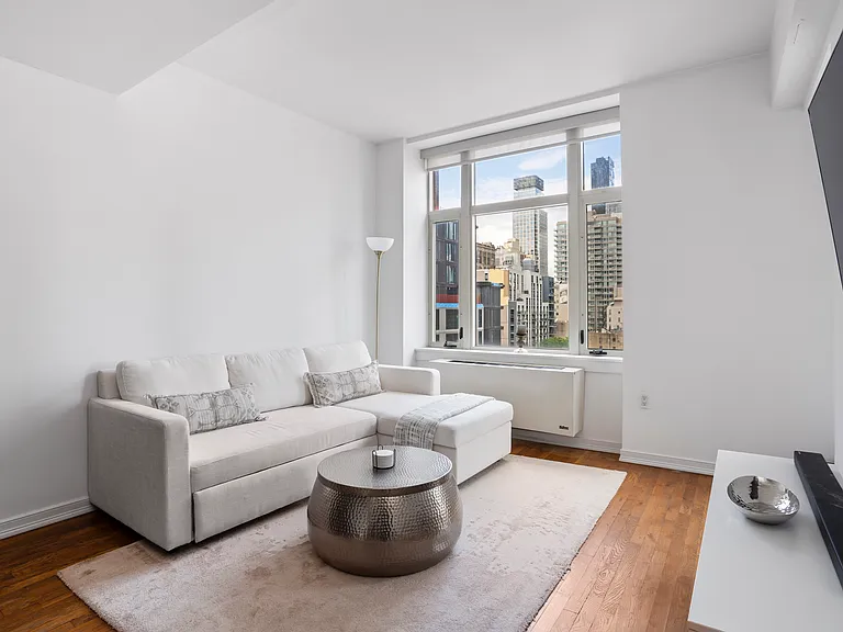 502 9th Ave #9D — Photo 2