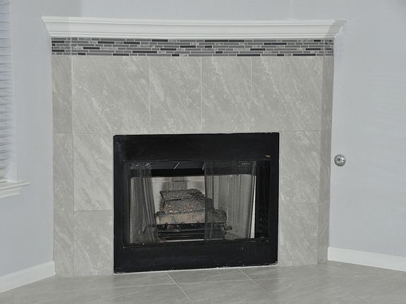 4th image of 1814 Briarton Ln N