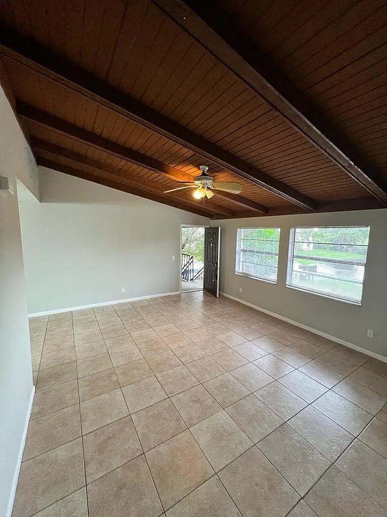 3 bed, $2,250 — Photo 1