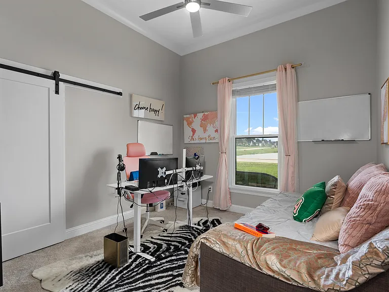 301 Rosedown Ln — Photo 23