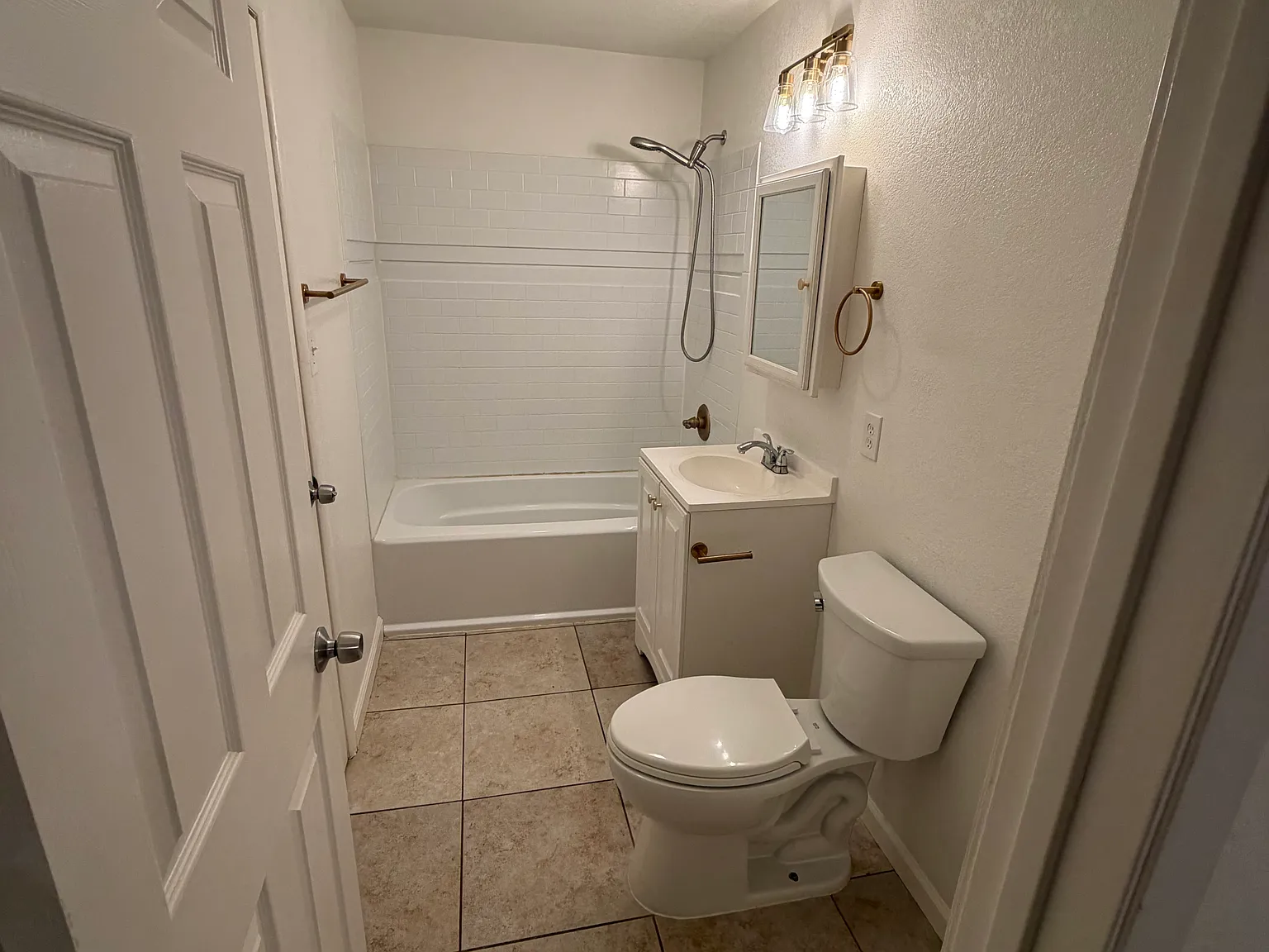 1 bed, 720 sqft, $1,950 — Photo 4