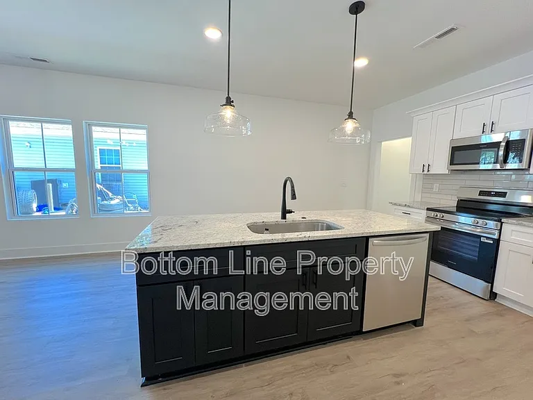 427 Mint St — Photo 7