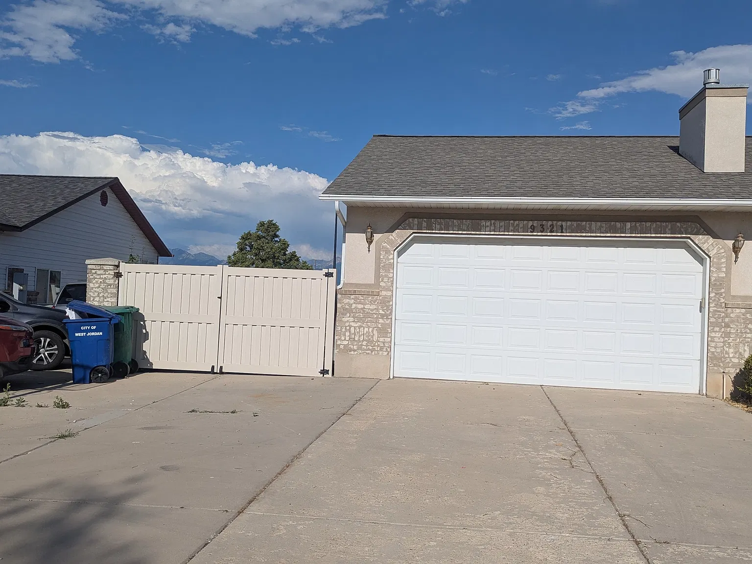 5 bed, 2895 sqft, $2,995 — Photo 2
