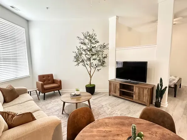 2125 Southend Dr APT 439, Charlotte, NC 28203