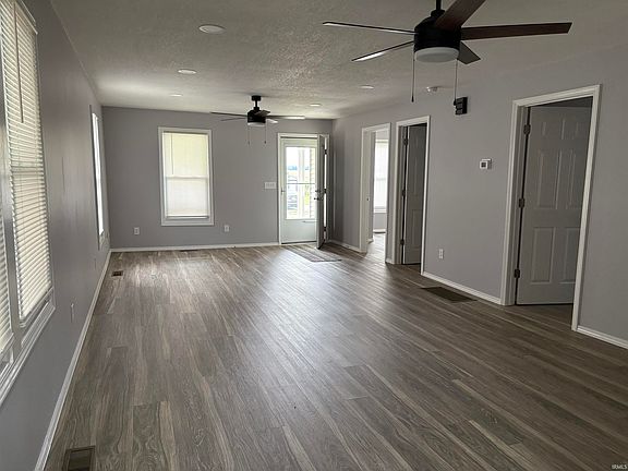 3rd image of 722 W Alton St