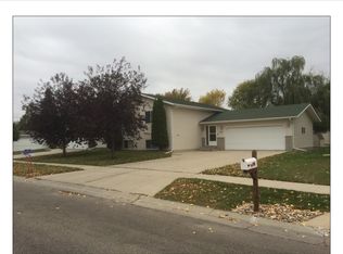 1117 18th St N, Moorhead, MN 56560