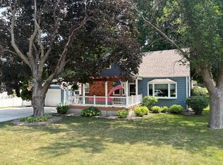 1221 S Grove Ave, Owatonna, MN 55060