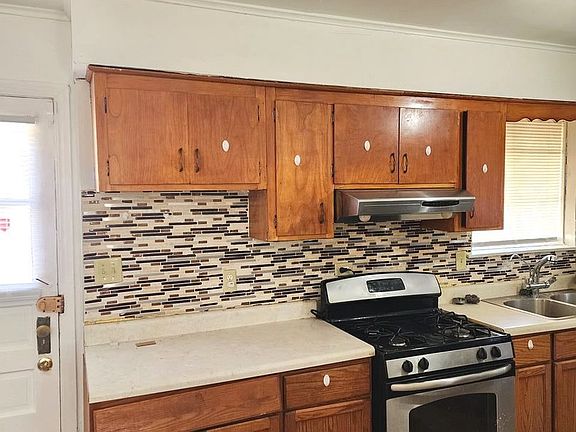 2nd image of 12546 S Bishop St