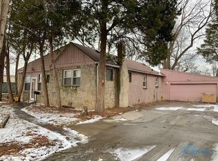 1210 Searles Rd, Toledo, OH 43607
