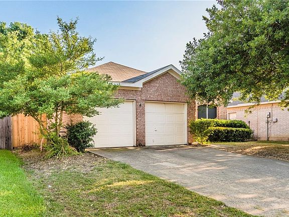 2nd image of 2755 Scarborough Dr