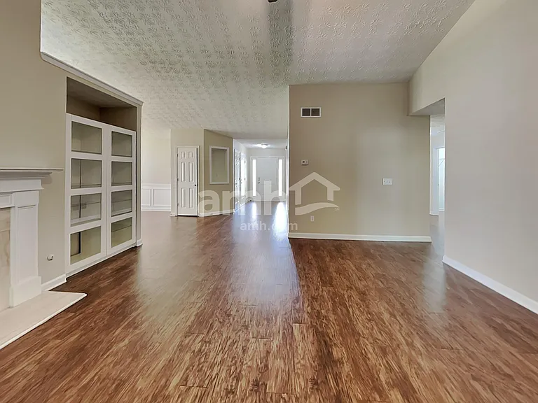 2166 Blueberry Ln — Photo 9