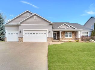 3920 E Benvalley Dr, Appleton, WI 54913