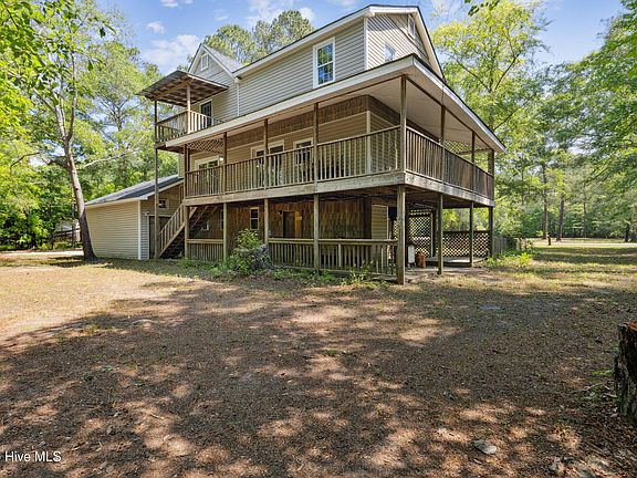 3rd image of 975 River Bend Drive