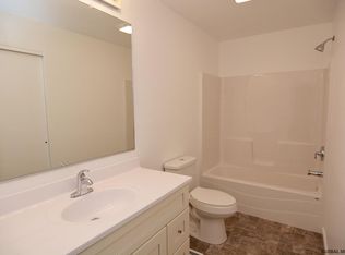 16 Carriage Rd, Clifton Park, NY 12065
