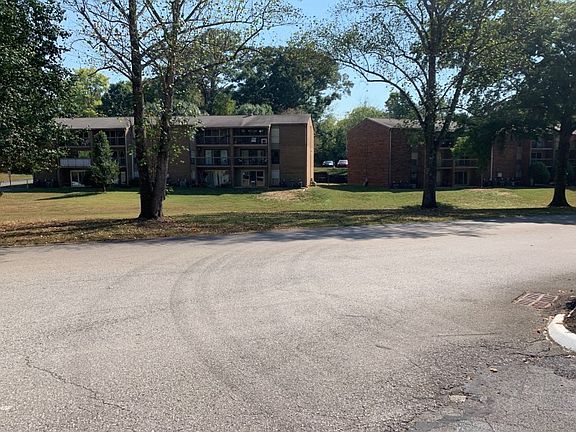 4th image of 155 Berlin Dr