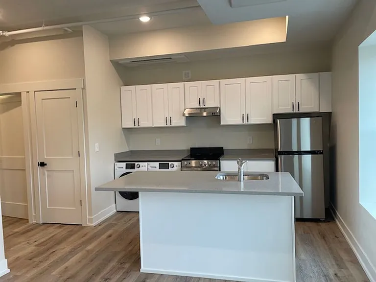 Beautiful Apartments West Grand Neighborhood — Photo 36