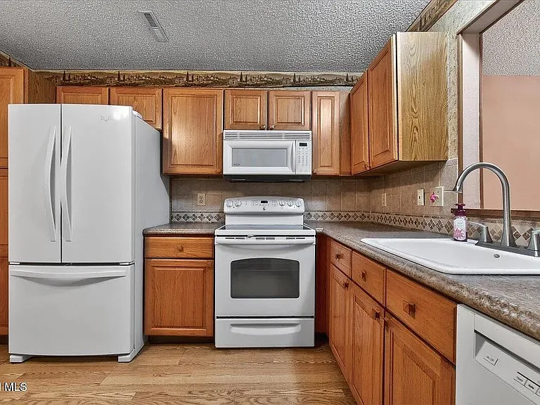 112 Stoney Creek Dr — Photo 13