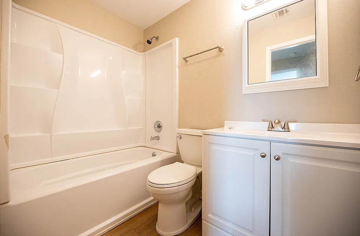 2 bed, 1.5 bath, $995 — Photo 3