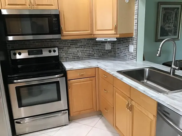 7500 NW 1st Street #206, Margate, FL 33063