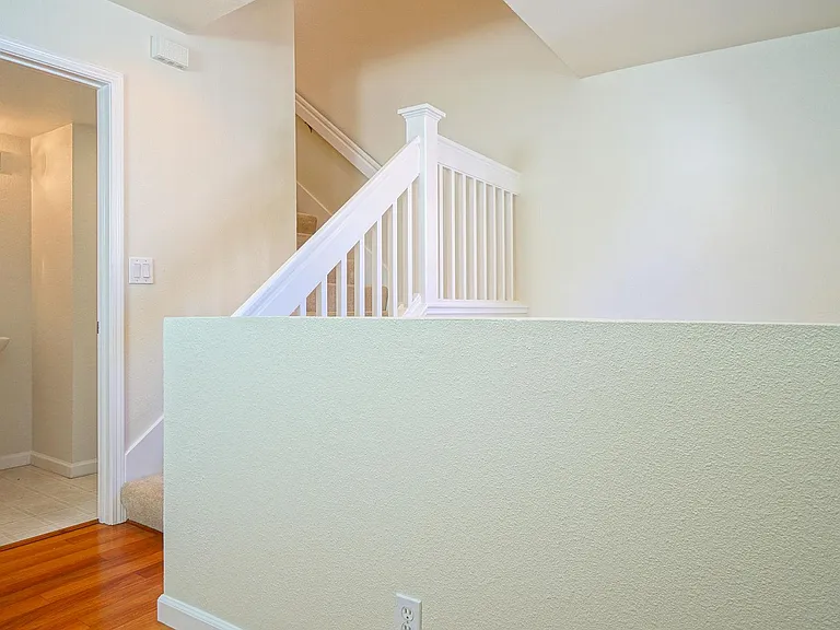 558 Driscoll Pl — Photo 15