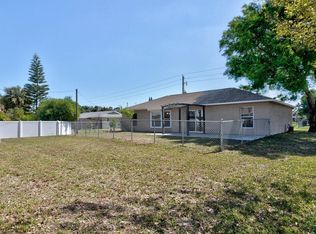 717 Tulip Dr, Sebastian, FL 32958