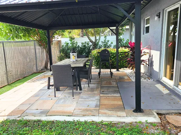 520 N Southridge Road N, Delray Beach, FL 33444