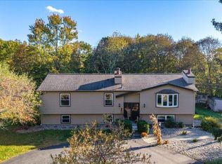 24 Pickering Lane, Troy, NY 12180