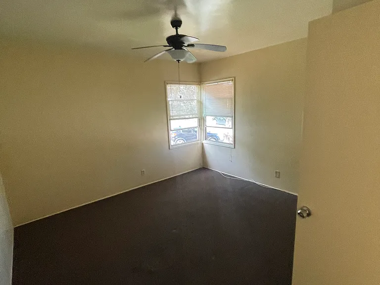 5202 Knowlton St — Photo 6