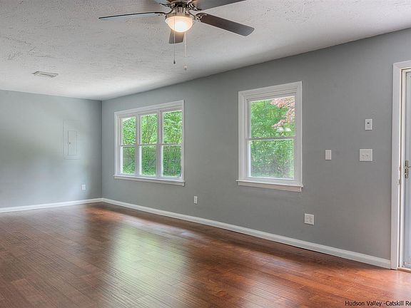 3rd image of 171 Main St