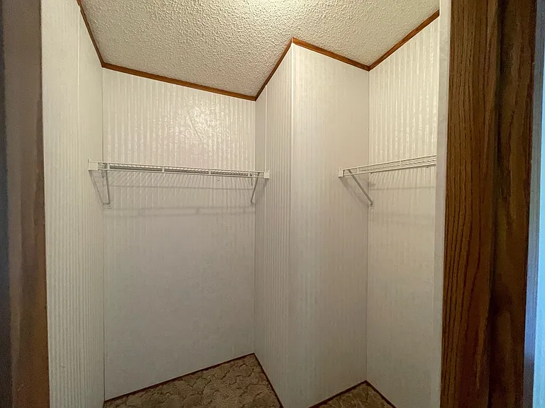 1670 E Broadway — Photo 12