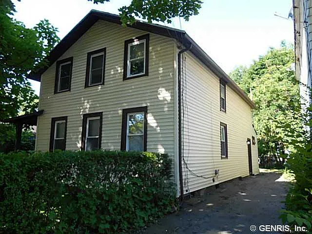 91 Walnut St photo 1