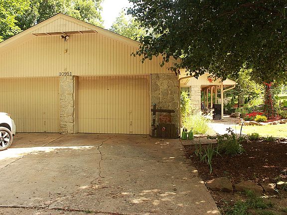 2 Car Garage