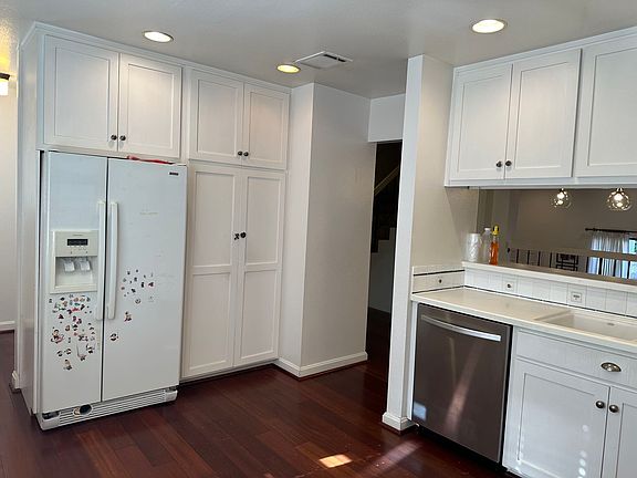 5th image of 848 W Huntington Dr Unit 21
