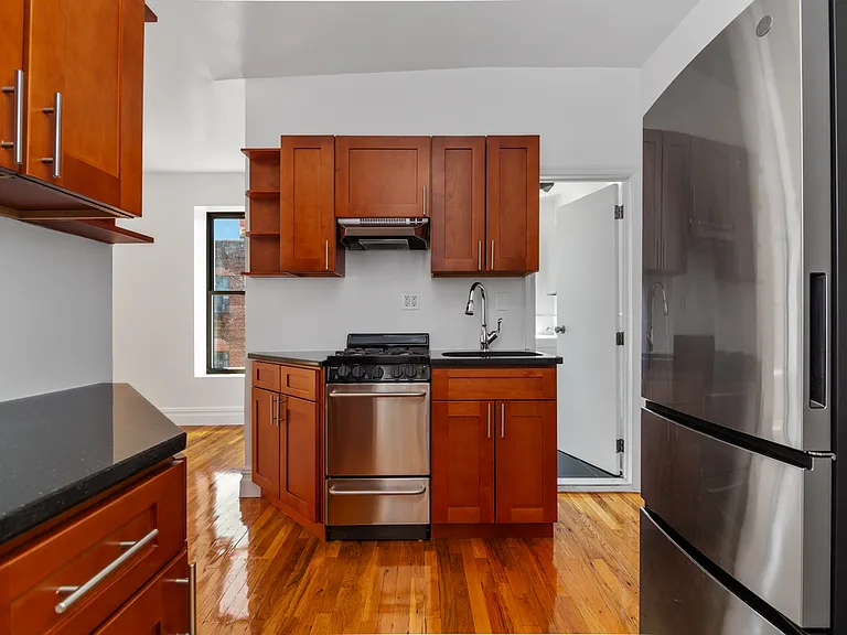 117 Perry St #17 — Photo 5