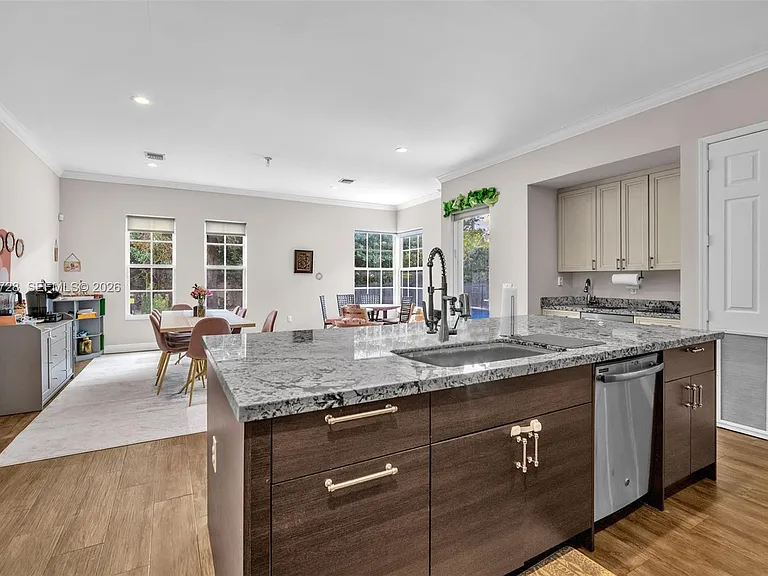 3545 Forest View Cir — Photo 21