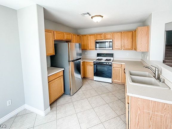 4th image of 8098 Platville St