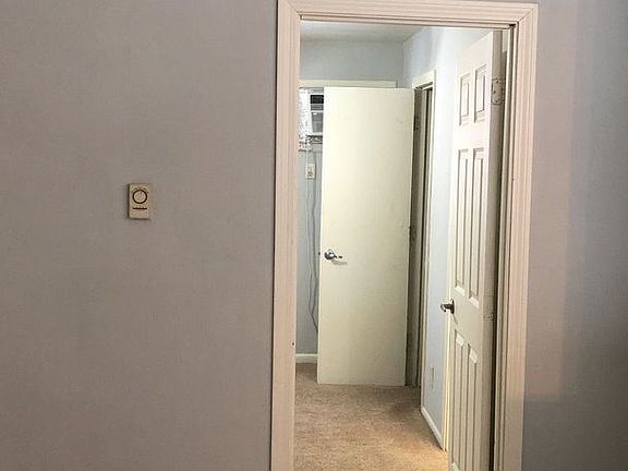 4th image of 350 Fort Worth Ave APT 10