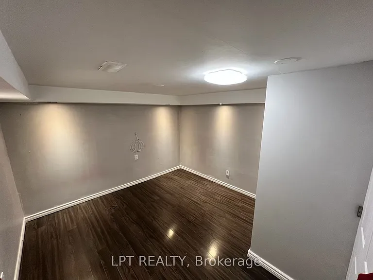 39 Frankton Cres — Photo 5