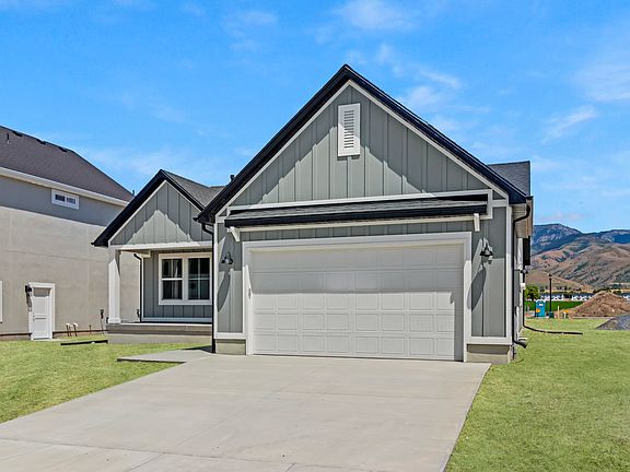 Finished home photos are representational images only. See sales agent for details.