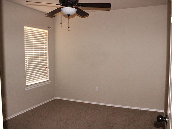 4th image of 4818 SW Waterstone Pl