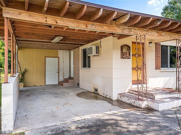 3rd image of 122 Evergreen Rd