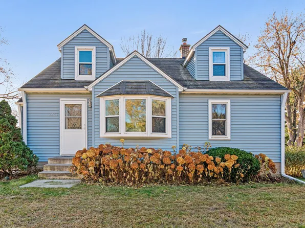 2466 Clearview Ave, Mounds View, MN 55112