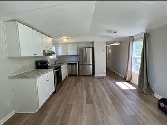 3rd image of 2298 Leopard Ct