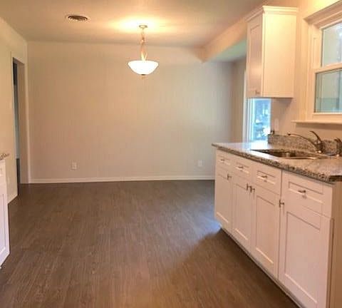 5th image of 5001 Westmore Ave
