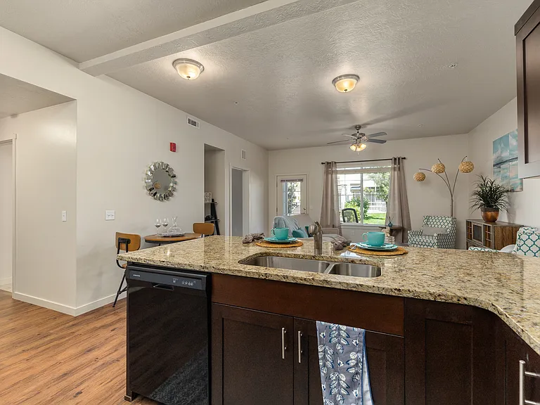 HighPoint on Overland — Photo 15